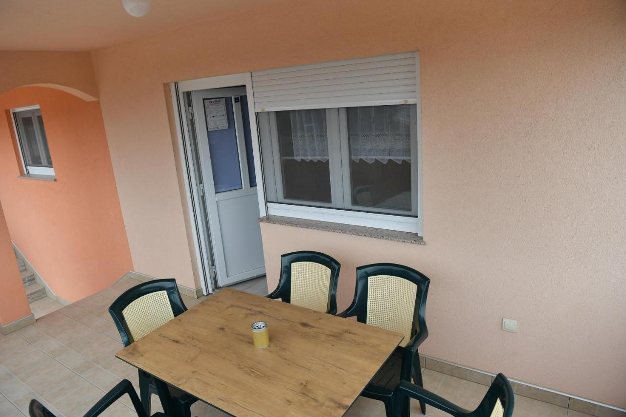 Apartments Villa Lucky Vir Exterior photo