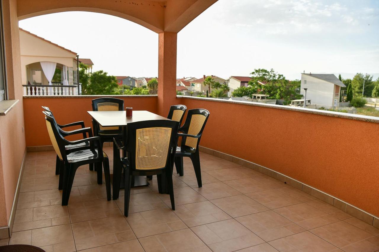 Apartments Villa Lucky Vir Exterior photo